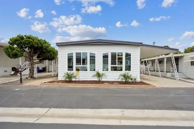 Mobile home in Los Angeles